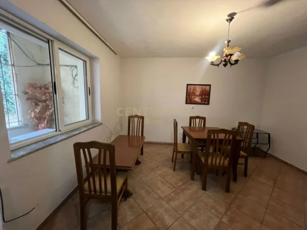 Tirane, shitet apartament 2+1 Kati 1, 70 m² 85.000 € (ish Tregu Elektrik)