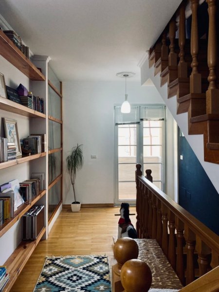 Tirane, jepet me qera apartament 2+1 Kati 1, 180 m² 1.200 € (RRUGA E ELBASANIT)