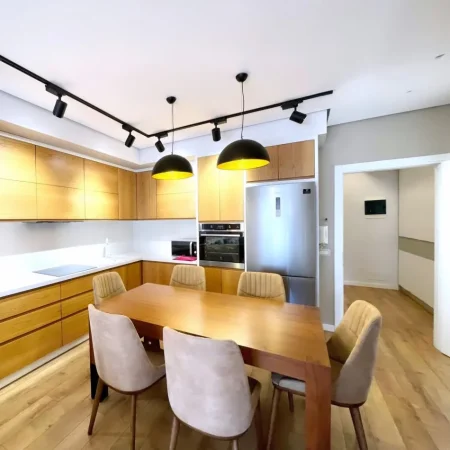 Tirane, shitet apartament 2+1 , 113 m² (Pallatet Cabej)