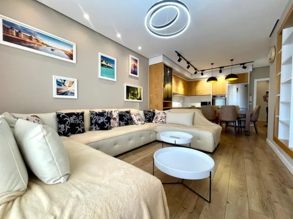 Tirane, shitet apartament 2+1 , 113 m² (Pallatet Cabej)