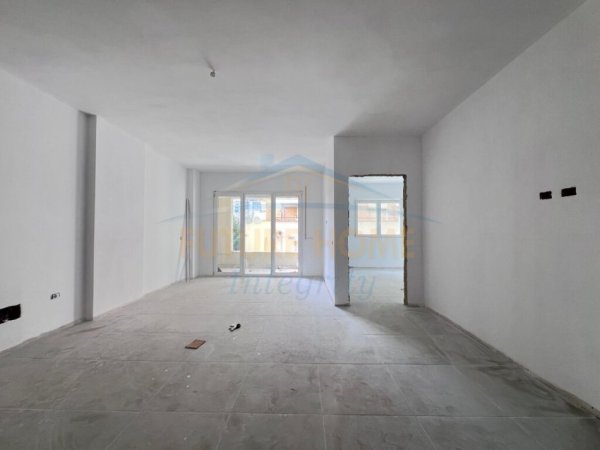 Tirane, shitet apartament 1+1 Kati 2, 74 m² 174.160 € (PAZARI I RI)