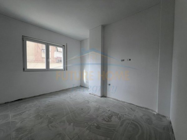 Tirane, shitet apartament 1+1 Kati 2, 74 m² 174.160 € (PAZARI I RI)