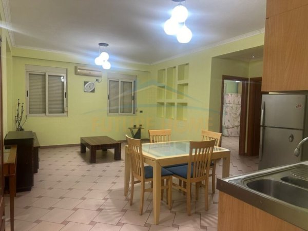 Tirane, jepet me qera apartament 1+1 Kati 1, 73 m² 650 € (Rruga e Bogdaneve)