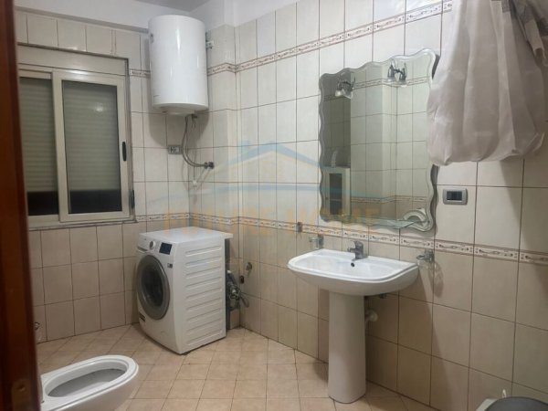 Tirane, jepet me qera apartament 1+1 Kati 1, 73 m² 650 € (Rruga e Bogdaneve)
