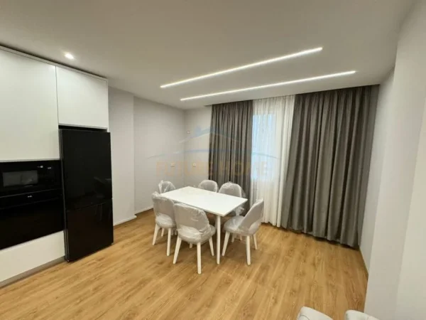 Tirane, shitet apartament 2+1+Ballkon Kati 3, 90 m² 180.000 € (Kodra e Diellit)