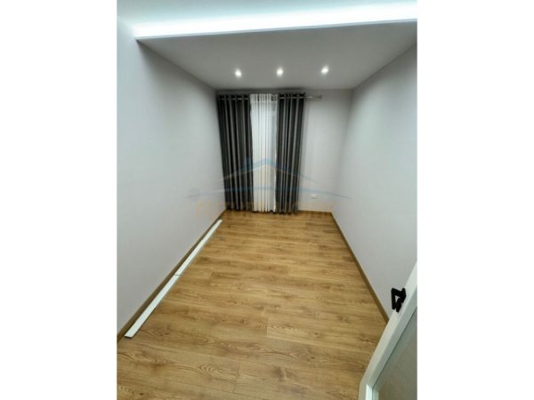 Tirane, shitet apartament 2+1+Ballkon Kati 3, 90 m² 180.000 € (Kodra e Diellit)