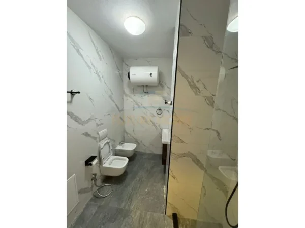 Tirane, shitet apartament 2+1+Ballkon Kati 3, 90 m² 180.000 € (Kodra e Diellit)