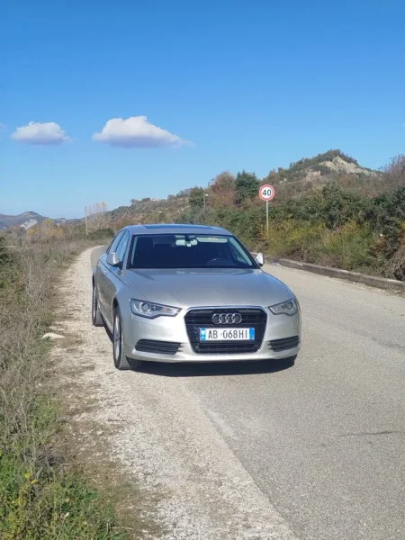 Shiitet/nderrohet me foristrade, Audi A6 Nafte, e argjendtë automatik Klima 240.000 km 9000 €