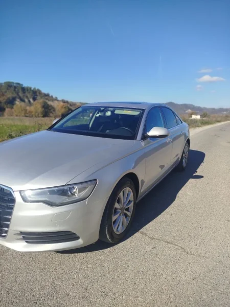 Shiitet/nderrohet me foristrade, Audi A6 Nafte, e argjendtë automatik Klima 240.000 km 9000 €