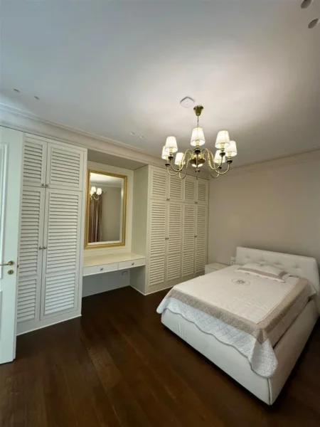 Tirane, shitet Vile 3 Katshe Kati 3, 400 m² 2.000.000 € (TEG)