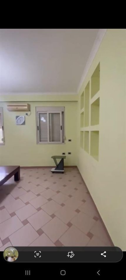 Tirane, jepet me qera apartament 1+1 Kati 2, 74 m² 650 € (Rruga Durresit)