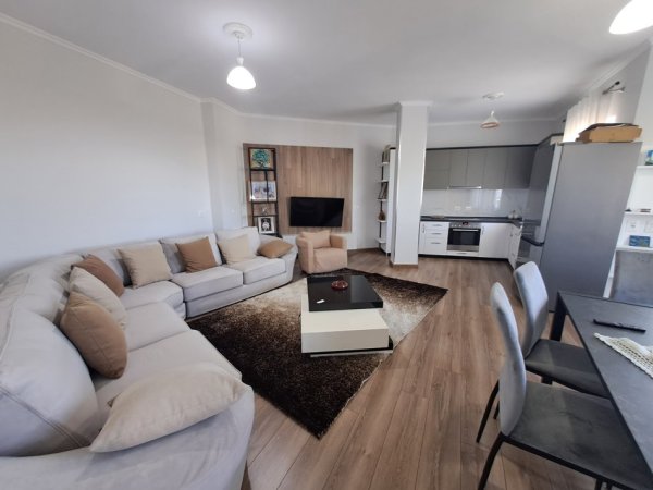 Shtepi private me qira ne Linze 500 Euro