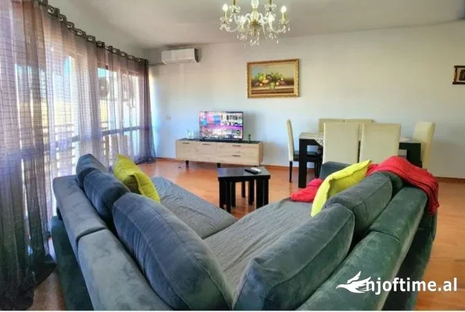Tirane, shitet apartament 1+1+Ballkon Kati 5, 76 m² 150.000 € (Zogu i Zi)