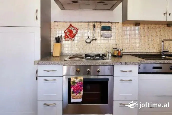 Tirane, shitet apartament 1+1+Ballkon Kati 5, 76 m² 150.000 € (Zogu i Zi)