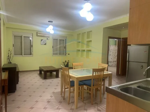 Tirane, jepet me qera apartament 1+1 Kati 1, 73 m² 650 € (Rruga e Bogdaneve)
