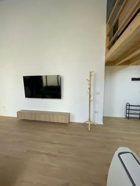 Tirane, jepet me qera apartament duplex 1+1 Kati 0, 90 m² 750 € (Rruga Durresit)