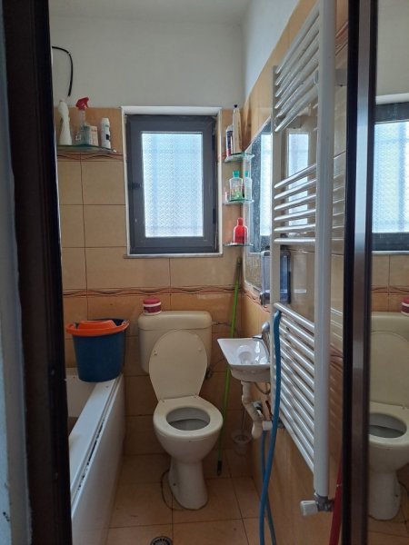 Tirane, Shtepi private me qira 450 € (Linze)