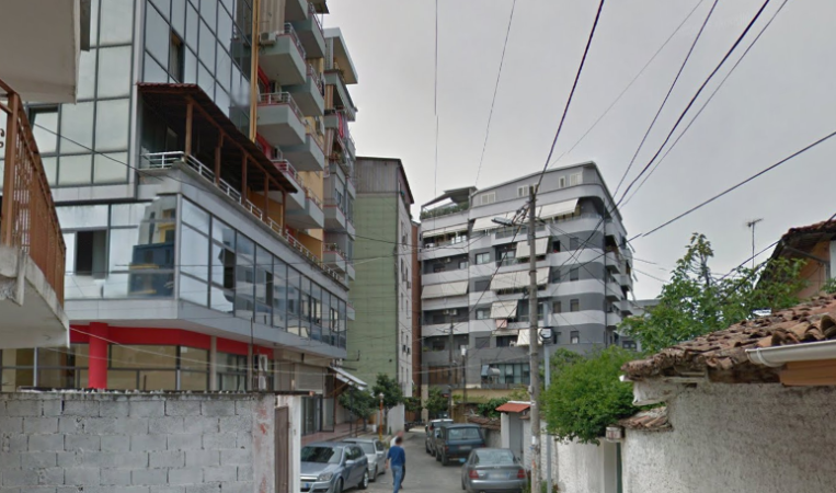 Tirane, jepet me qera apartament 2+1 Kati 8, 88 m² 900 € (rruga tefta tashko koco)