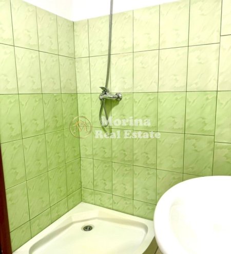 Tirane, jepet me qera garsonier Kati 4, 45 m² 500 € (Komuna Parisit)