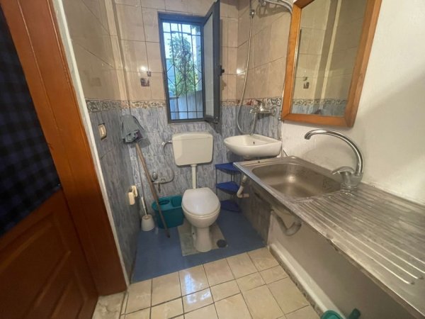 Tirane, jepet me qera garsonier 1+1 Kati 1, 24 m² 180 € (Rruga Dritan Hoxha)