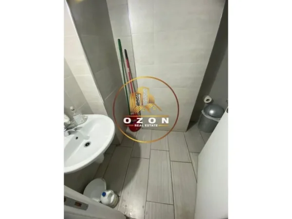 Ambient Biznesi për Shitje pranë Hipotekës në Rrugën Jordan Misja!