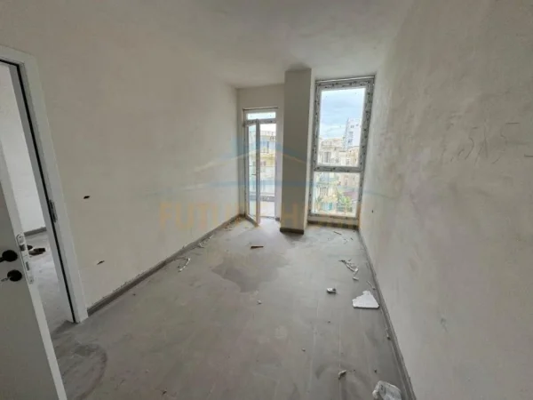 Durres, shitet apartament 1+1+Ballkon Kati 3, 107.680 € (qerret)