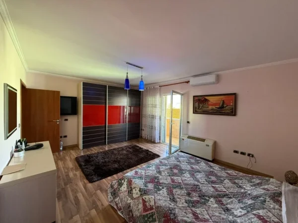 Durres, shitet apartament 3+1 Kati 5, 158 m² 136.000 € (Durrës pranë Stadiumit, tek Vala Park)