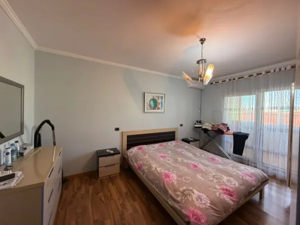 Durres, shitet apartament 3+1 Kati 5, 158 m² 136.000 € (Durrës pranë Stadiumit, tek Vala Park)