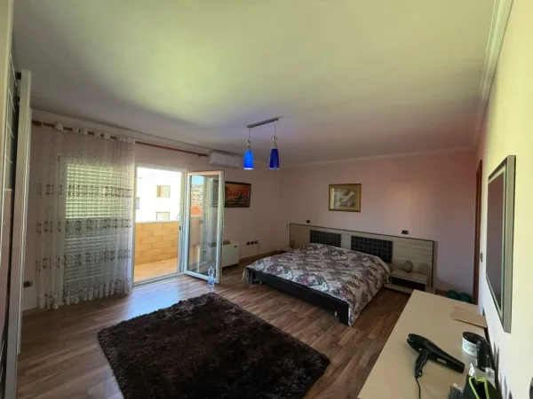 Durres, shitet apartament 3+1 Kati 5, 158 m² 136.000 € (Durrës pranë Stadiumit, tek Vala Park)