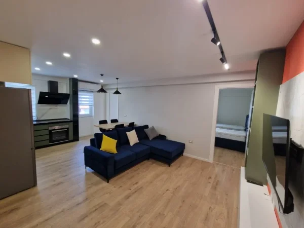 Durres, shitet apartament 2+1+Ballkon Kati 2, 104 m² 180.000 € (VOLLGA DURRES!)