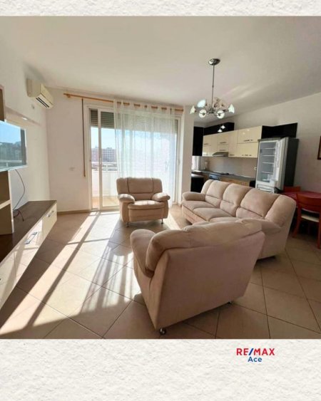 Durres, jepet me qera apartament 2+1+Ballkon Kati 7, 350 € (DURRES KAZAZI!)