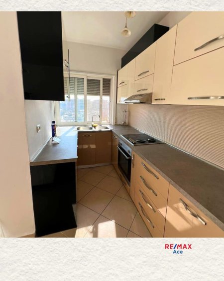 Durres, jepet me qera apartament 2+1+Ballkon Kati 7, 350 € (DURRES KAZAZI!)