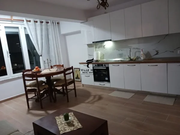 Tirane, jepet me qera apartament 1+1 Kati 5, 60 m² 550 € (21 DHJETORI)