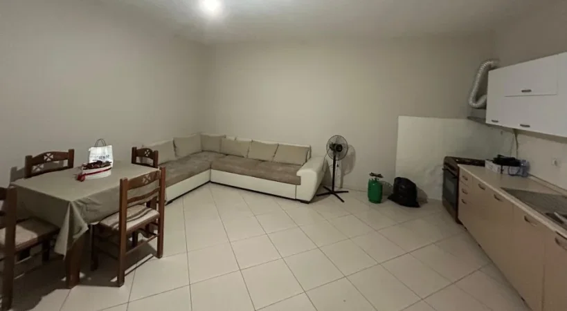 Tirane, shitet apartament 1+1+Ballkon Kati 1, 65 m² 85.000 € (Yaberisht)