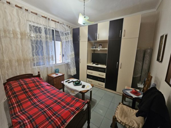 Tirane, shitet apartament 2+1+Ballkon Kati 3, 70 m² 165.000 € (21 dhjetori)