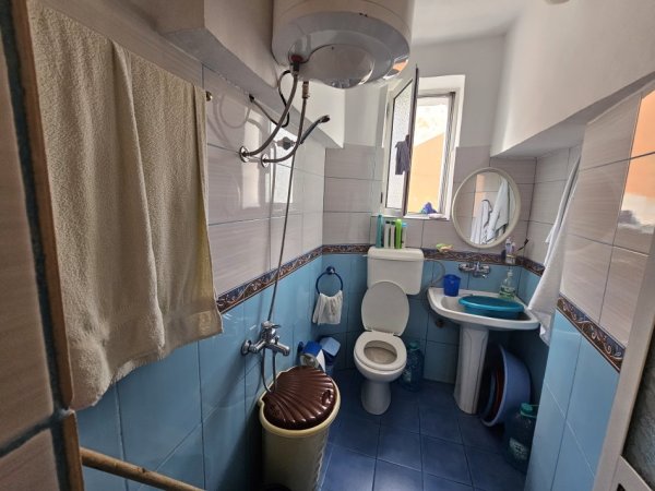 Tirane, shitet apartament 2+1+Ballkon Kati 3, 70 m² 165.000 € (21 dhjetori)