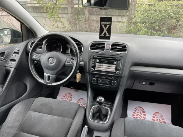 Tirane, shes makine VW GOLF 6 Nafte, e zeze manuale Klima 193.000 km 6.490 €