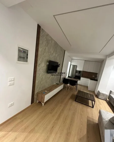 Tirane, jepet me qera apartament 1+1 Kati 1, 57 m² 700 € (ZOGU I ZI)