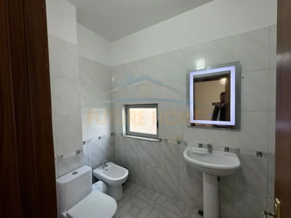 Tirane, shitet apartament 2+1 Kati 5, 115 m² 138.000 € (UNAZA E RE)
