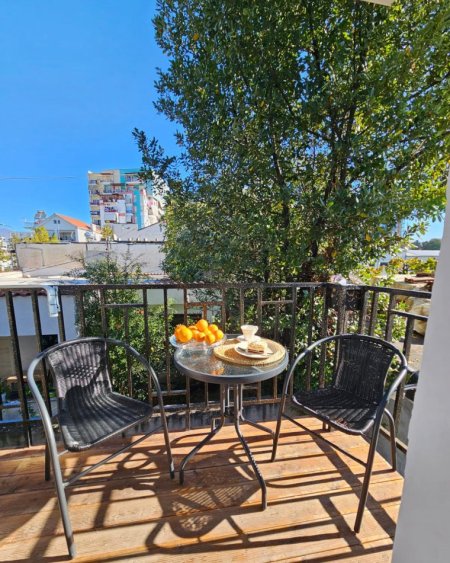 Tirane, jepet me qera apartament 1+1+Ballkon Kati 2, 65 m² 550 € (Stacioni i trenit , te hipoteka)