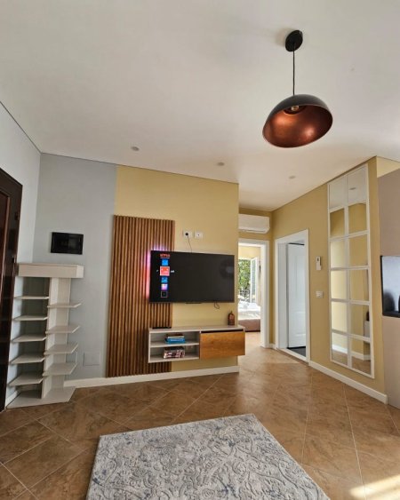 Tirane, jepet me qera apartament 1+1+Ballkon Kati 2, 65 m² 550 € (Stacioni i trenit , te hipoteka)