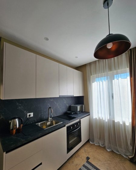 Tirane, jepet me qera apartament 1+1+Ballkon Kati 2, 65 m² 550 € (Stacioni i trenit , te hipoteka)