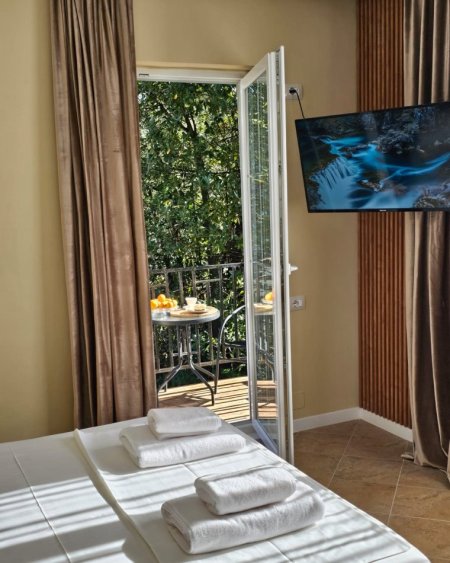 Tirane, jepet me qera apartament 1+1+Ballkon Kati 2, 65 m² 550 € (Stacioni i trenit , te hipoteka)
