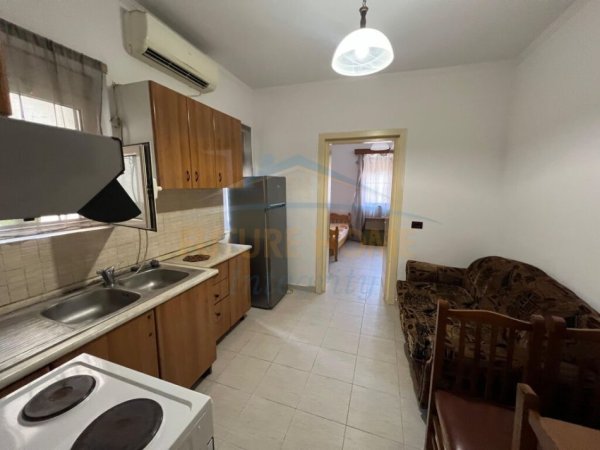 Tirane, jepet me qera apartament 1+1 Kati 1, 53 m² 430 € (Bulevardi Zogu i Zi)