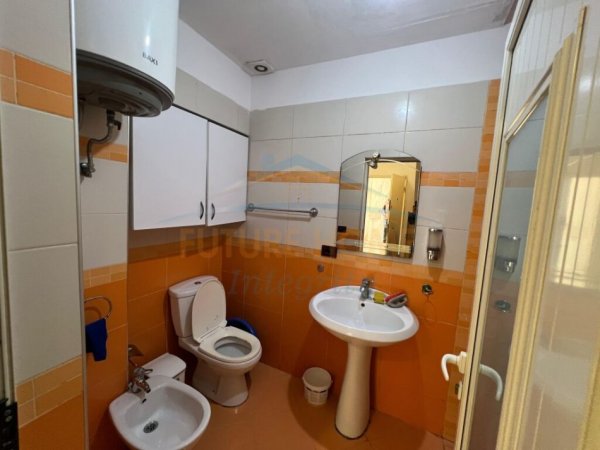 Tirane, jepet me qera apartament 1+1 Kati 1, 53 m² 430 € (Bulevardi Zogu i Zi)