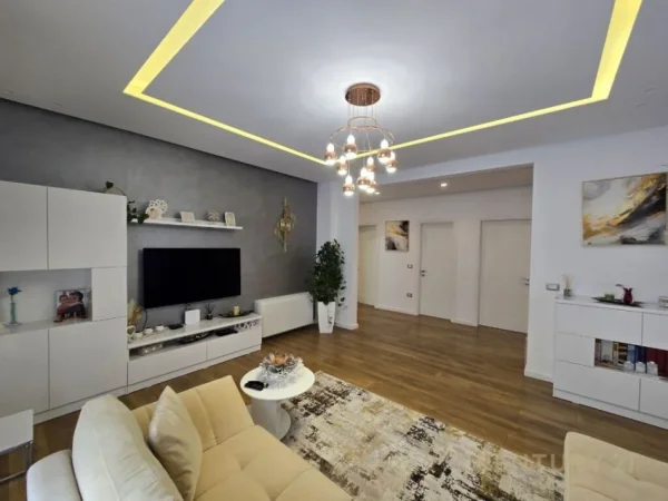 Tirane, shitet apartament 2+1+Ballkon Kati 2, 147 m² 310.000 € (KOPSHTI BOTANIK)