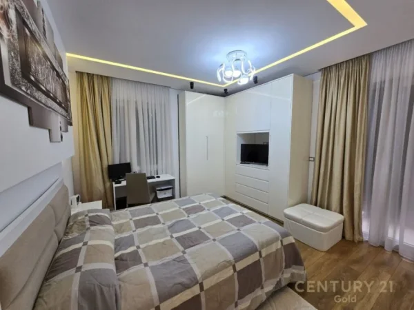 Tirane, shitet apartament 2+1+Ballkon Kati 2, 147 m² 310.000 € (KOPSHTI BOTANIK)