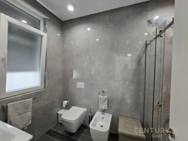 Tirane, shitet apartament 2+1+Ballkon Kati 2, 147 m² 310.000 € (KOPSHTI BOTANIK)