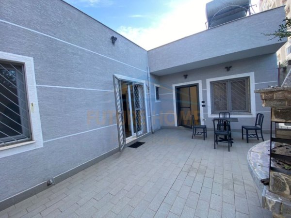 Durres, shitet shtepi 3+1 Kati 1, 295 m² 220.000 € (Pane UKD, Durres)