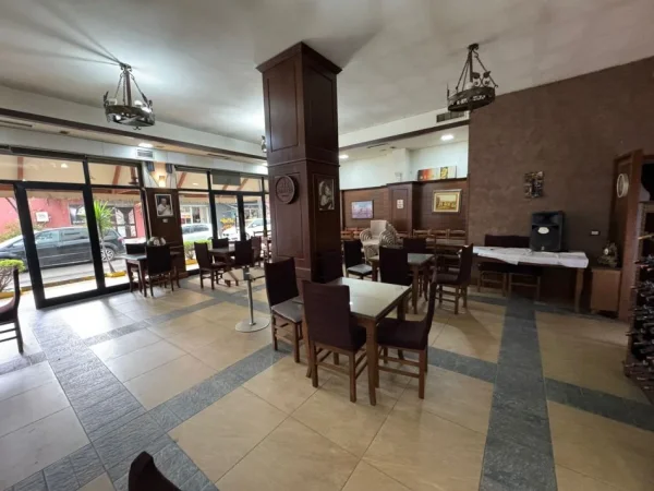 Durres, shitet ambjent biznesi Kati 0, 133 m² 290.000 € (Rruga Adria)